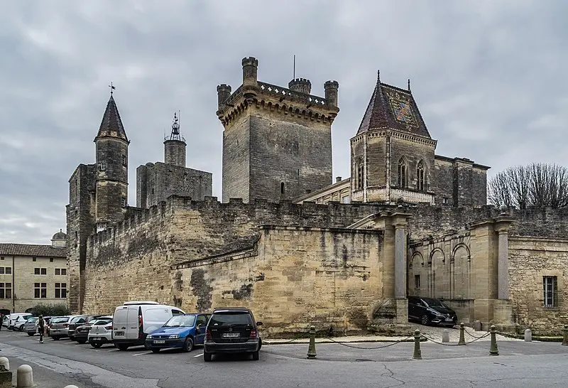 duché d'Uzès près de Forme-Hôtel, patrimoine historique à découvrir