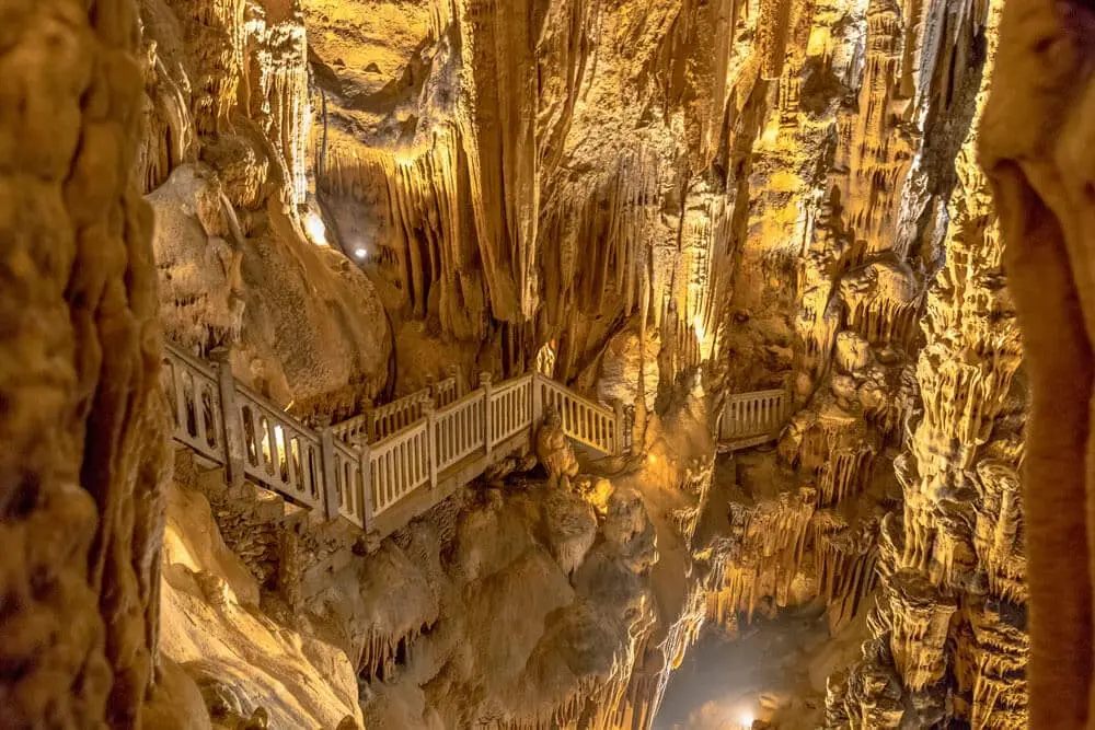 grotte des demoiselles près de Forme-Hôtel, idéal pour la famille .