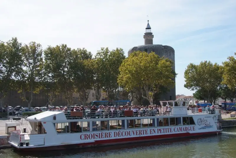 Excursion en bateau près de Forme-Hôtel, une expérience unique sur l’eau