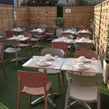 Salle de petit déjeuner extérieure